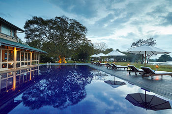 The Lake Hotel