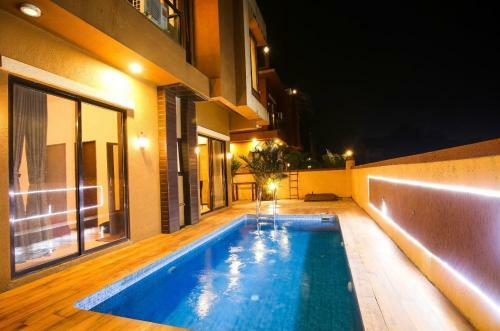 Maple Villas