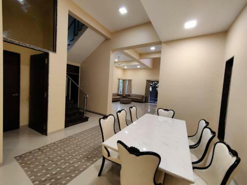 Cozy Villa With Temperature Control Swimming Pool