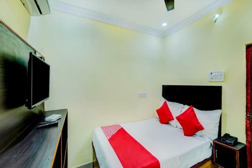 Oyo 66090 Hotel Bsr Grand