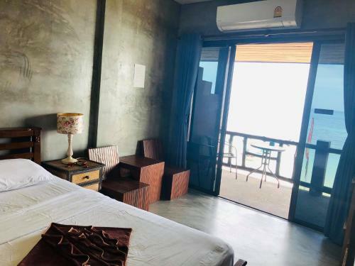 Pond's Hostel