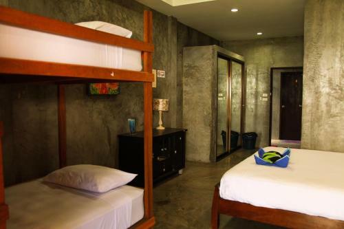 Pond's Hostel