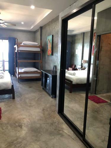Pond's Hostel