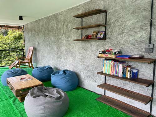 Bird?s Nest Hostel
