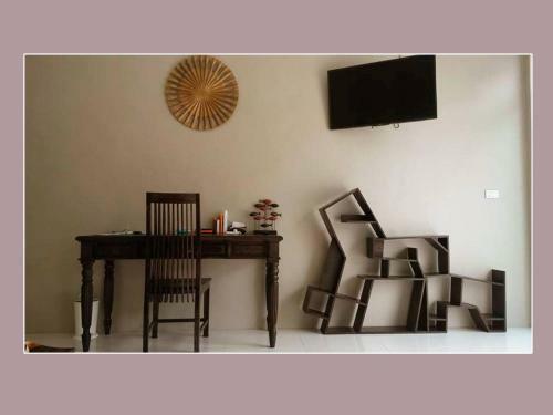 Hostal The Miracle Guesthouse & Diving