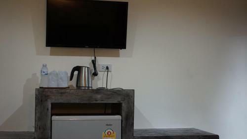 Hostal The Miracle Guesthouse & Diving