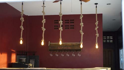 Hostal The Miracle Guesthouse & Diving