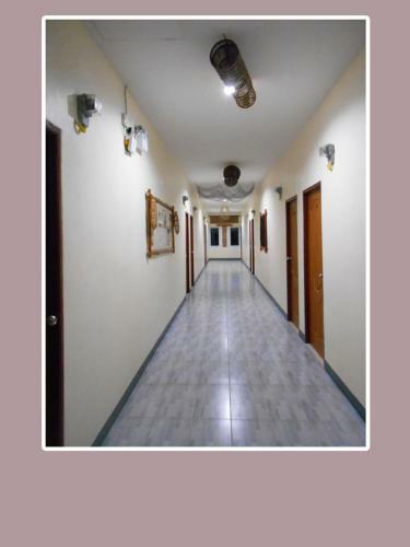 Hostal The Miracle Guesthouse & Diving