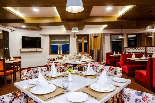 Hotel Anand Vardhan Resorts