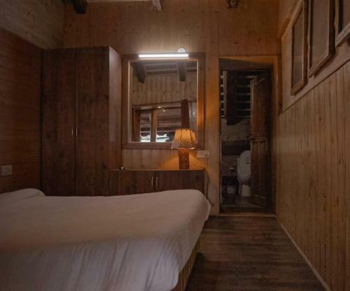 Hotel Mudhouse Old Manali
