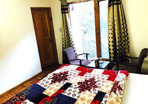 Shashwat Homestay With Garden View