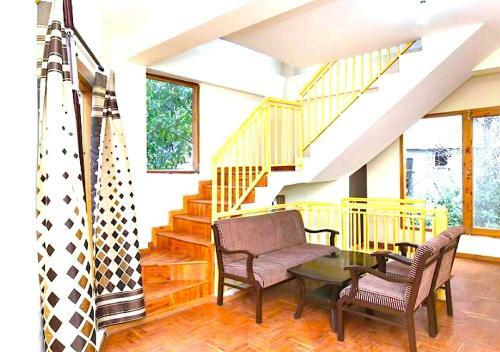 Shashwat Homestay With Garden View