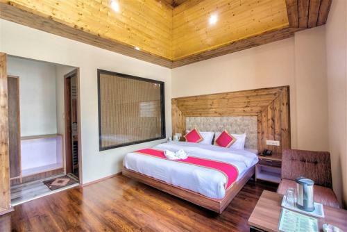 Hotel Chandel Royal Cottage Crc