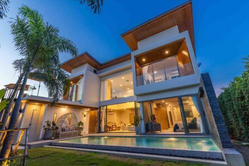 Leyna Phuket Pool Villa, Romantic Beach Getaway