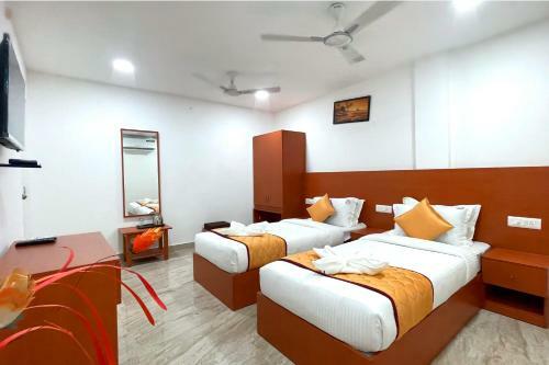 Hotel K11 Express - Opp Express Avenue