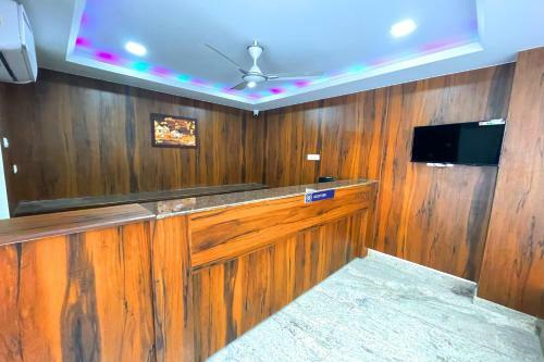 Hotel K11 Express - Opp Express Avenue