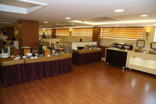 Hotel Raaj Bhaavan Clarks Inn Chennai