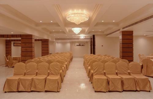 Hotel The Madras Grand