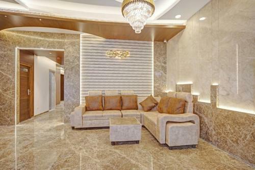 Upar Hotels -t Nagar