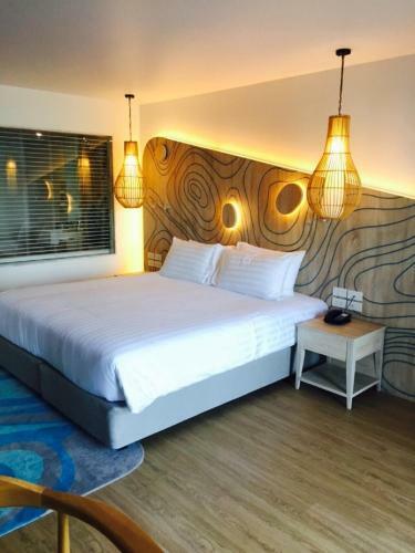 Liv Hotel Phuket Patong Beachfront - Sha Extra Plus
