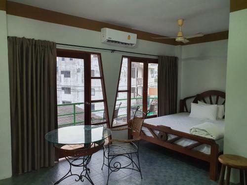 Hostal Baan Sukjai Guesthouse