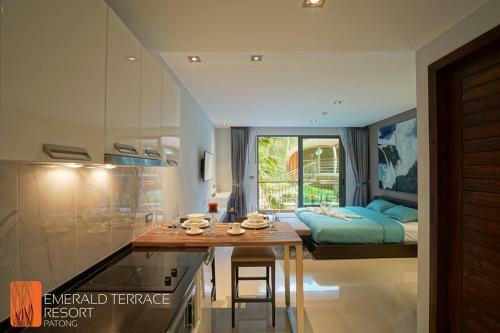 Emerald Terrace Apartment Patong