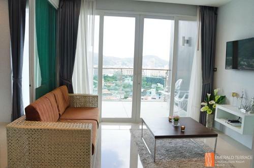 Emerald Terrace Apartment Patong