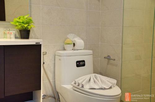 Emerald Terrace Apartment Patong