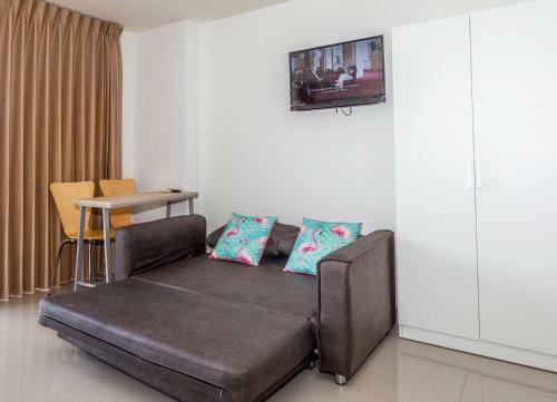 Wazza's Patong Apartment