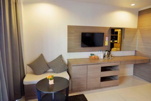 Happy Holiday Resort And Apartments Patong Beach