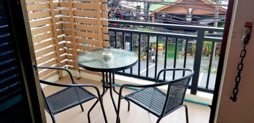 Hostal Kanpai Hotel