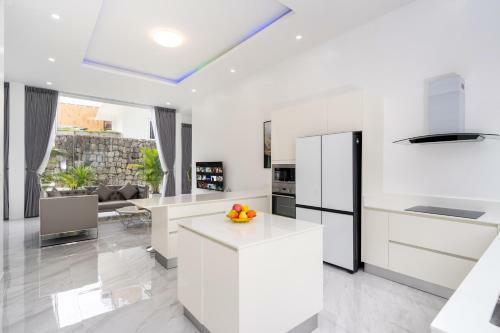 Villa Skyline Patong New Modern Seaview+gym+sauna+pool Villa