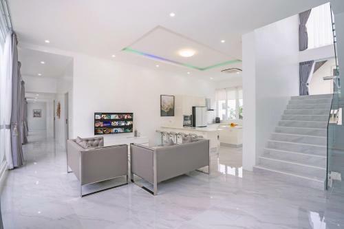 Villa Skyline Patong New Modern Seaview+gym+sauna+pool Villa