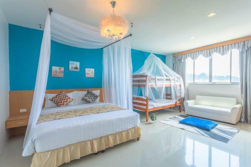 Sunflower Hotel