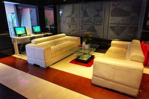 Best 2 Bedroom Apartment 2min Walk To Patong Beach