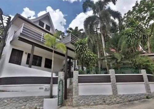 Charming 3 Bedroom, 3 Bathroom Villa With Private Pool