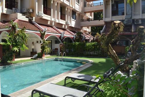 Hotel The Top Patong Resort