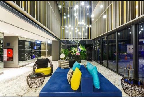 The Deck Patong Hot Apartment One Hall
