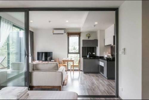 The Deck Patong Hot Apartment One Hall