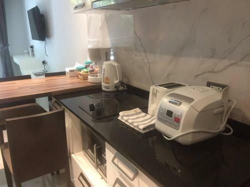 Patong Hill Cozy Studio With Nice Pool And Garden