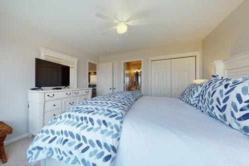 Bethany Bay --- 4306 Pettinaro