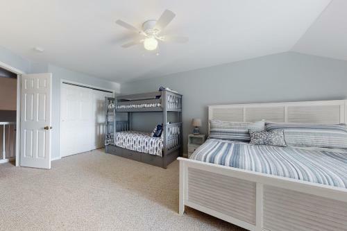 Bethany Bay --- 4306 Pettinaro