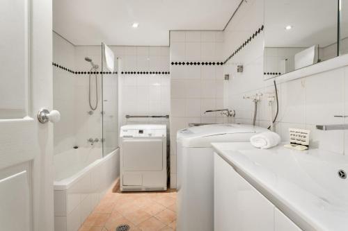 Modern, Executive 1-bed Apartment In Great Location