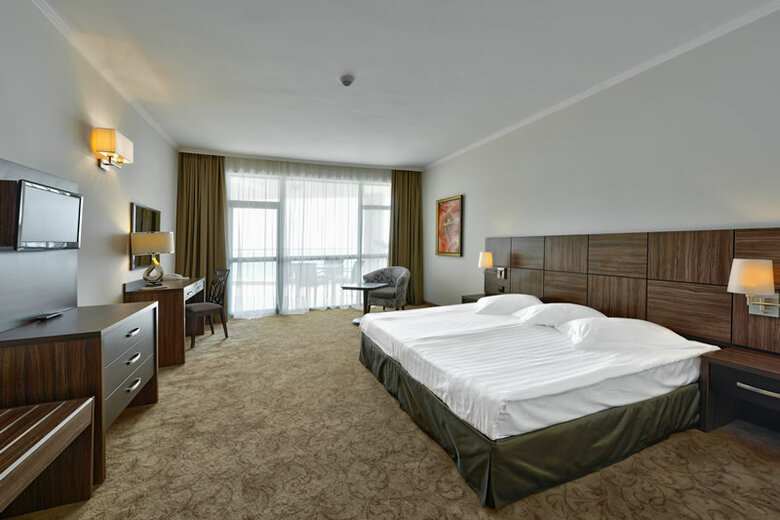 Hotel Marina Grand Beach