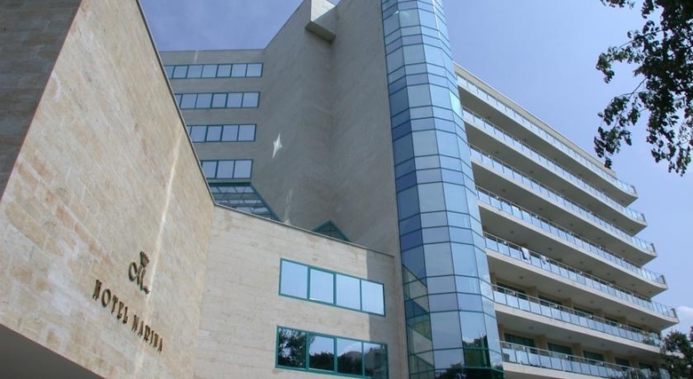 Hotel Marina Grand Beach
