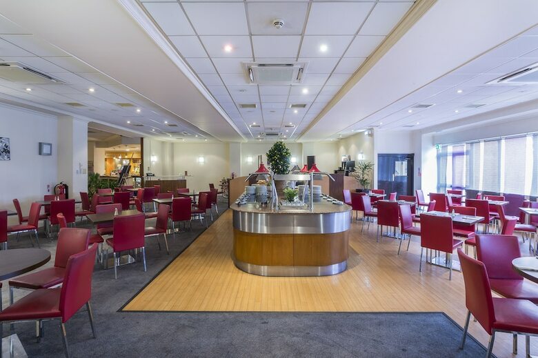 Hotel Mercure Cardiff North