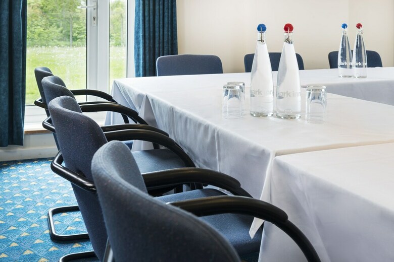 Hotel Mercure Cardiff North