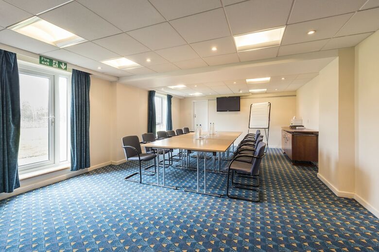 Hotel Mercure Cardiff North
