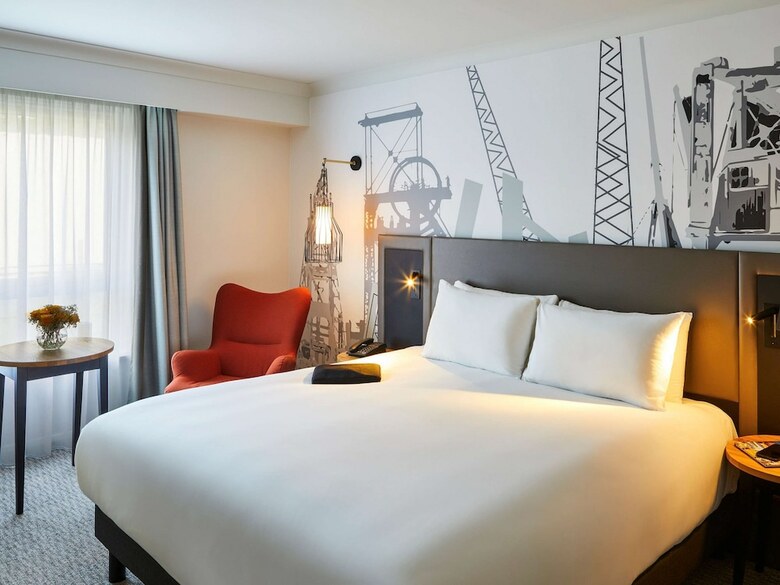 Hotel Mercure Cardiff North