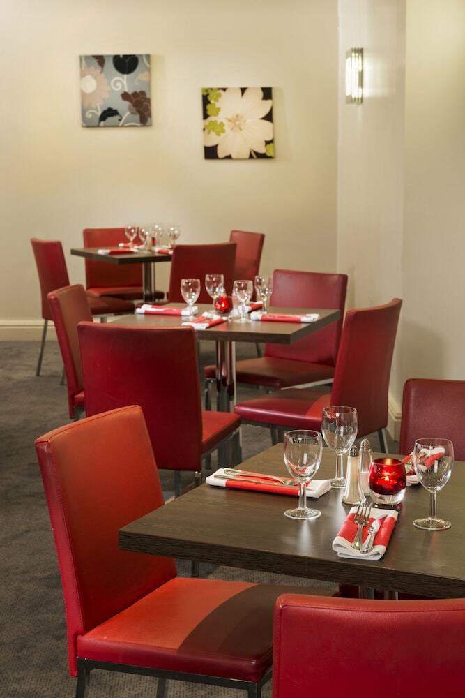 Hotel Mercure Cardiff North